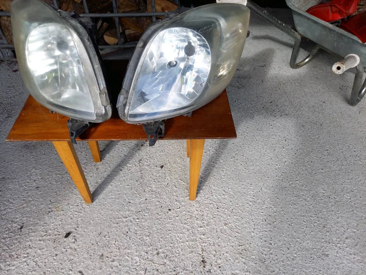 Headlight - Image 1