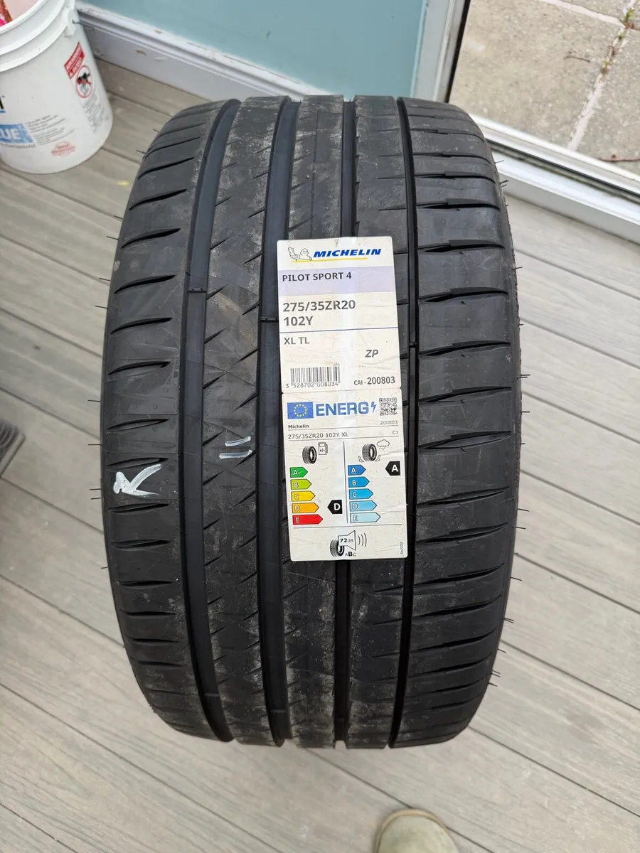 MICHELIN PILOT SPORT 4 275/35 ZR20 zp - Image 1