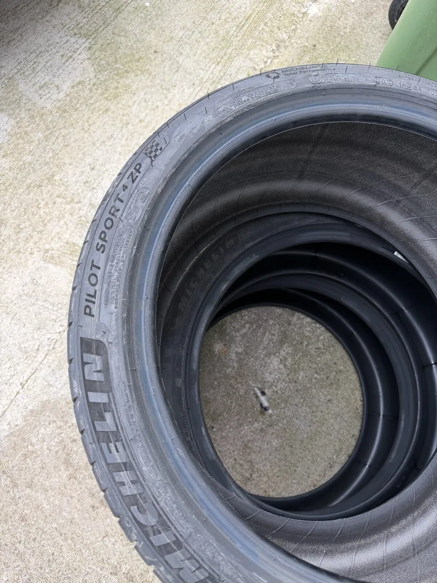MICHELIN PILOT SPORT 4 275/35 ZR20 zp - Image 2