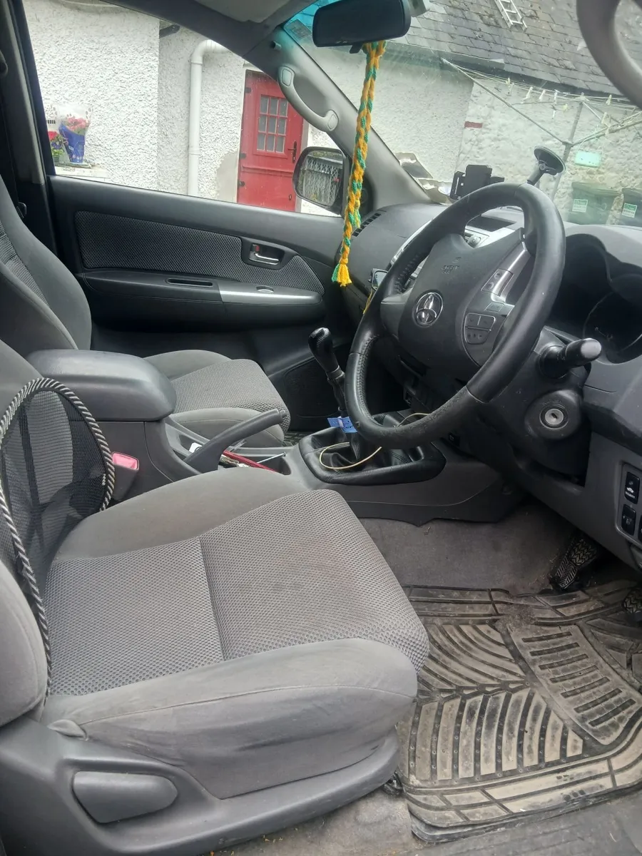 Toyota Hilux - Image 3
