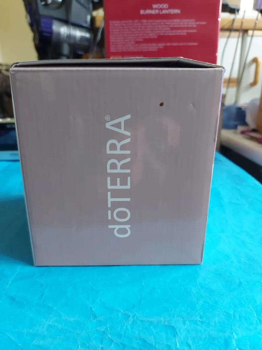 NEW Holly & Berries and dOTERRA PETAL DIFFUSER - Image 2