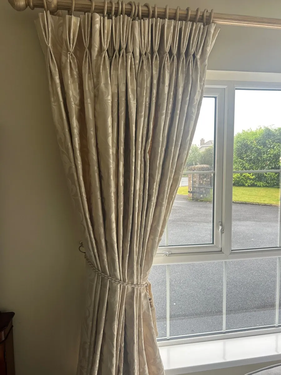 Curtains - Image 1