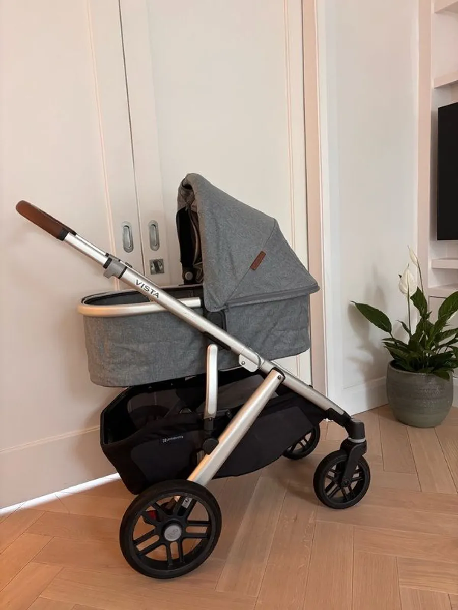 UPPAbaby VISTA and all Accessories - Image 2