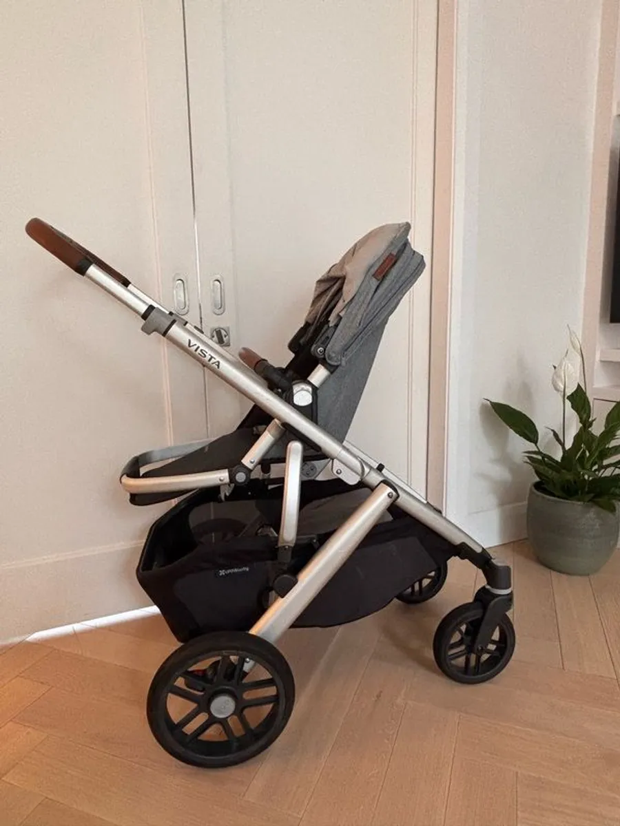 UPPAbaby VISTA and all Accessories - Image 3