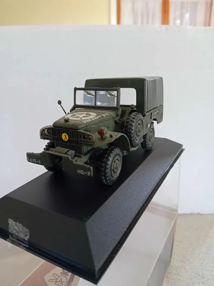 Selection of model lorries and trucks - Image 1
