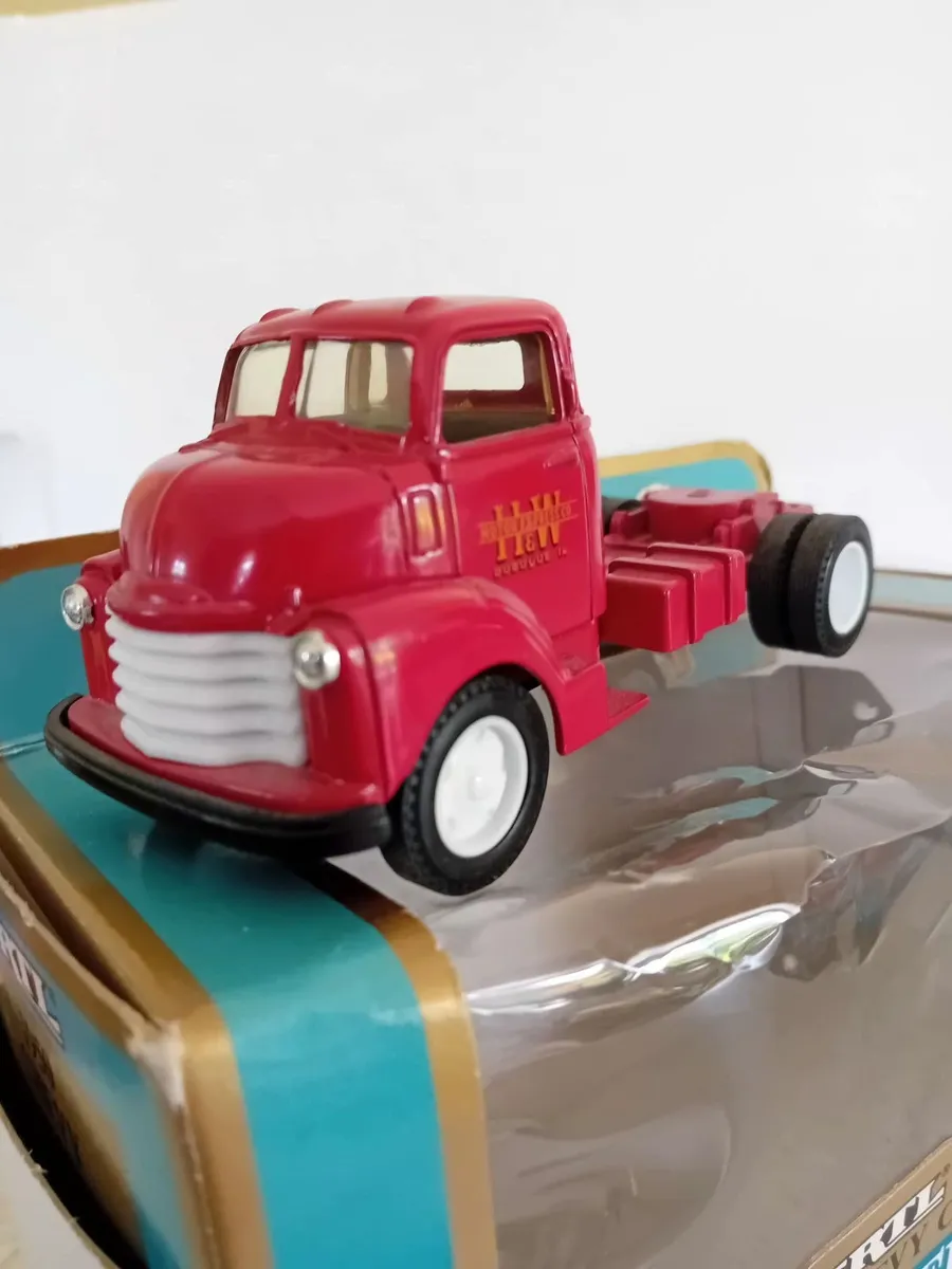 Selection of model lorries and trucks - Image 3