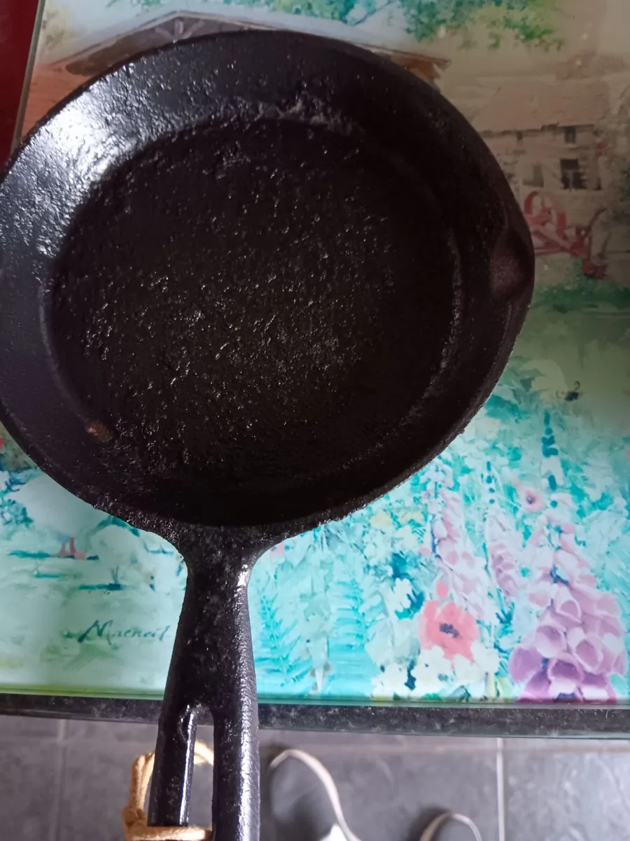 Cast iron pans - Image 3
