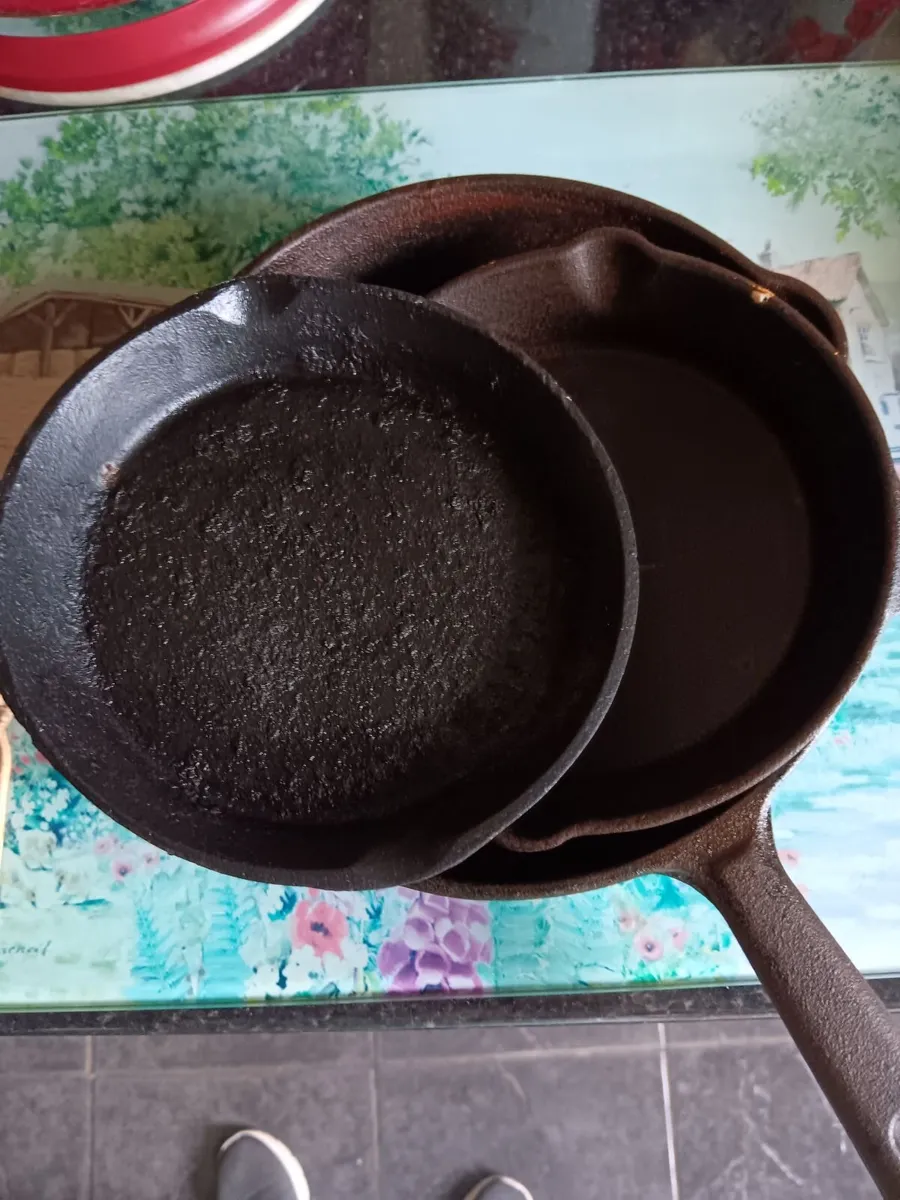 Cast iron pans - Image 4