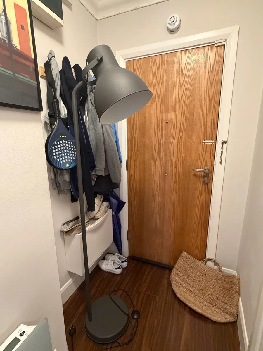 Floor lamp