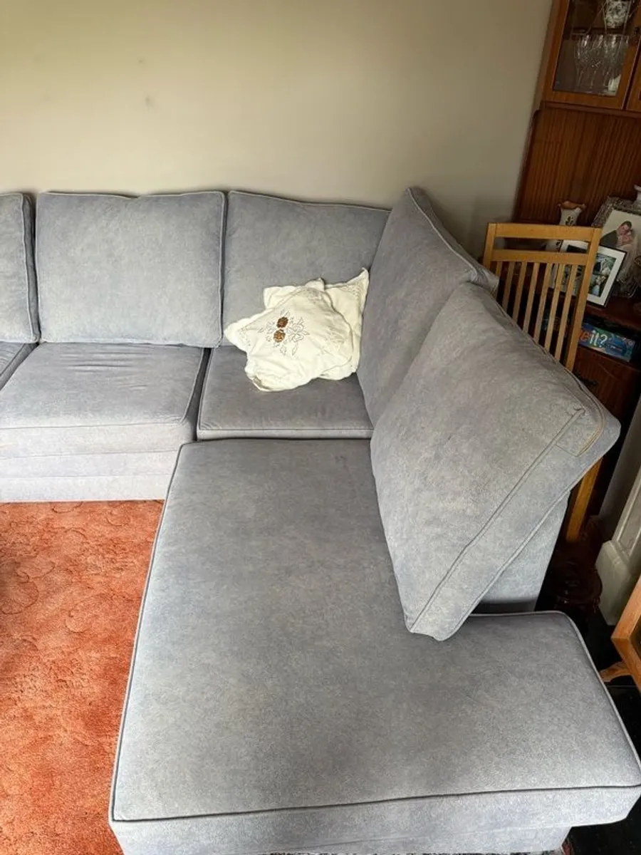 Luxury couch with swivel chair - Image 4