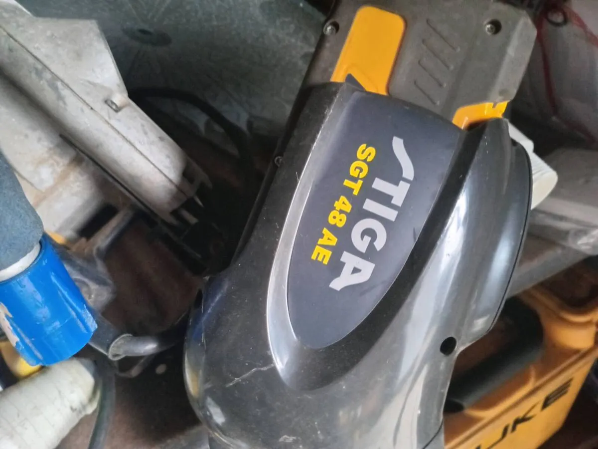 Battery powered strimmer - Image 2