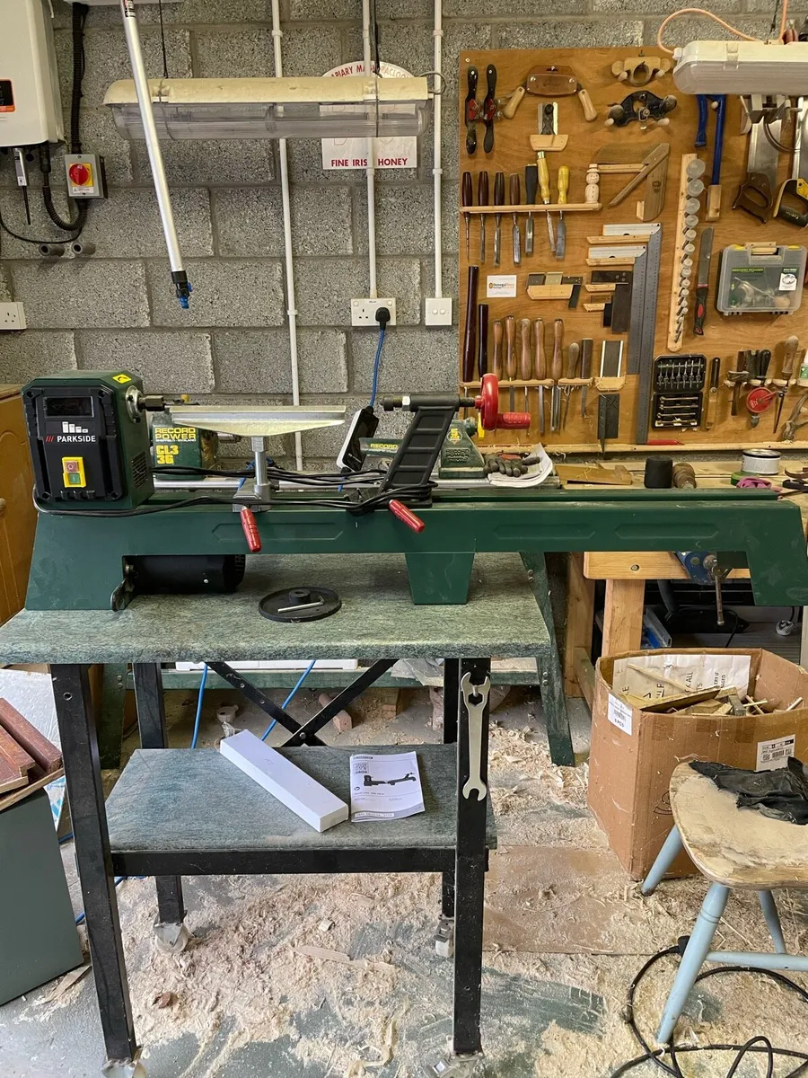 Wood turning lathe - Image 1