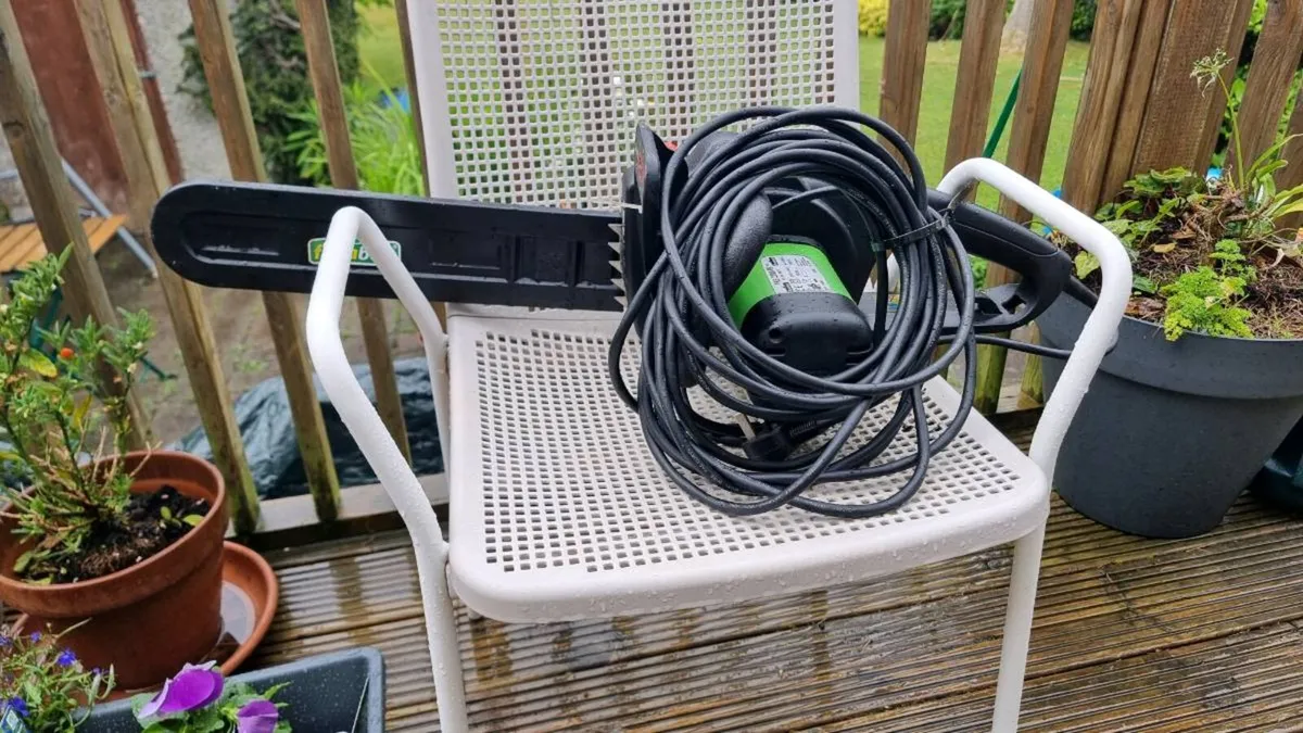 Florabest electric chainsaw - Image 1