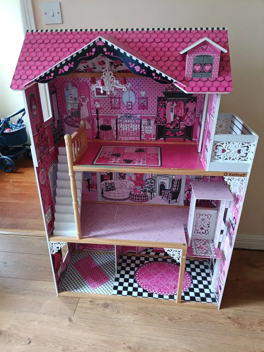 Dolls house - Image 1