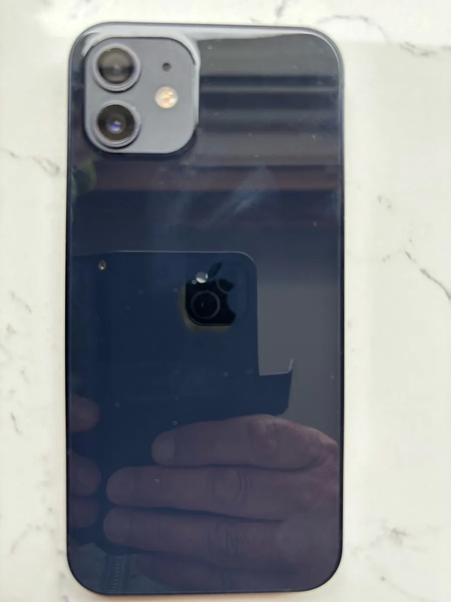 iPhone 12 - Image 2