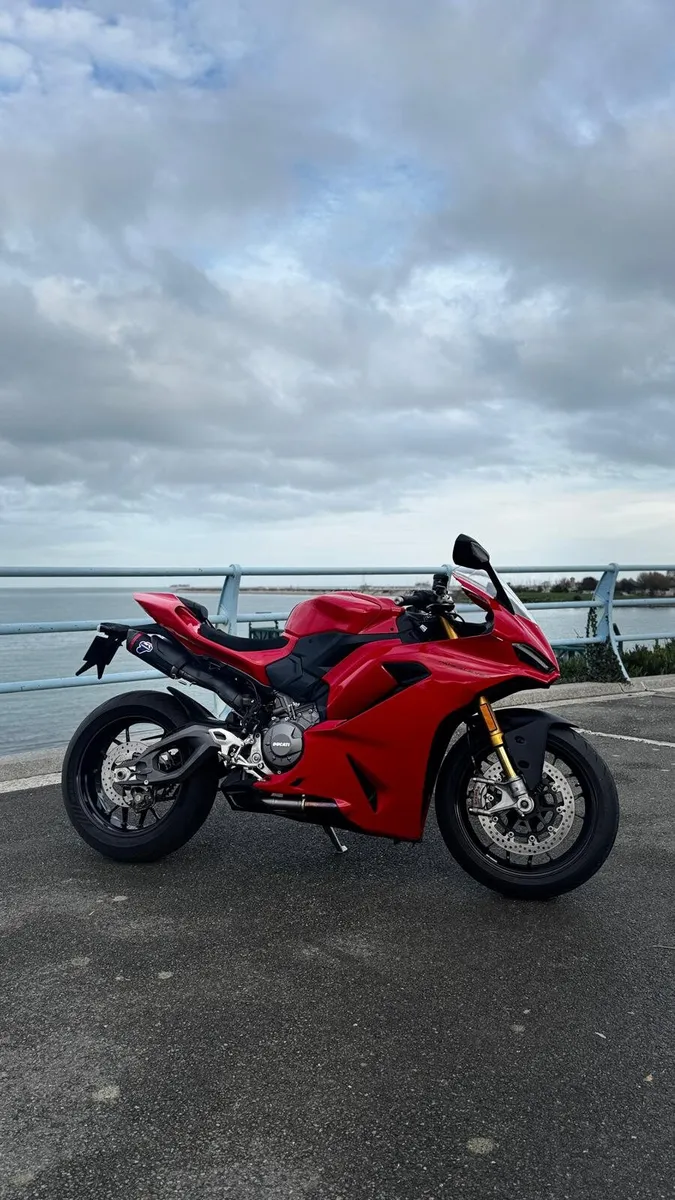 Ducati Panigale v2S - Image 3