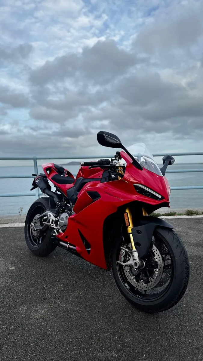 Ducati Panigale v2S - Image 4