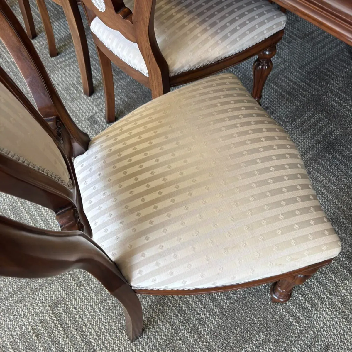 Mahogany dining table with 10 chairs.. - Image 2
