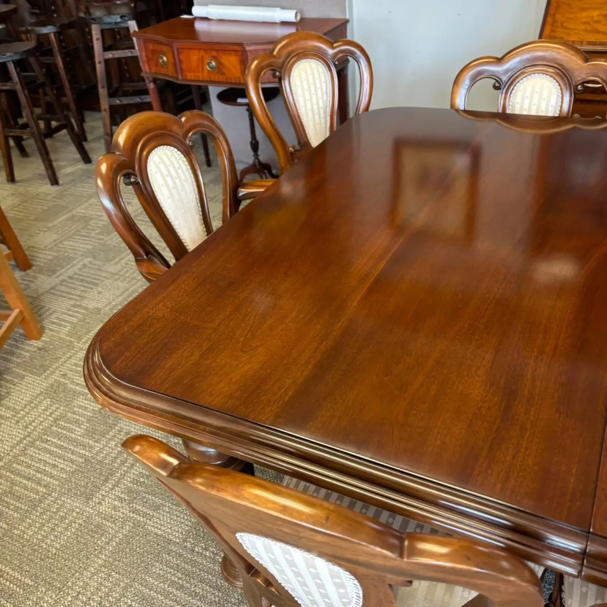 Mahogany dining table with 10 chairs.. - Image 4