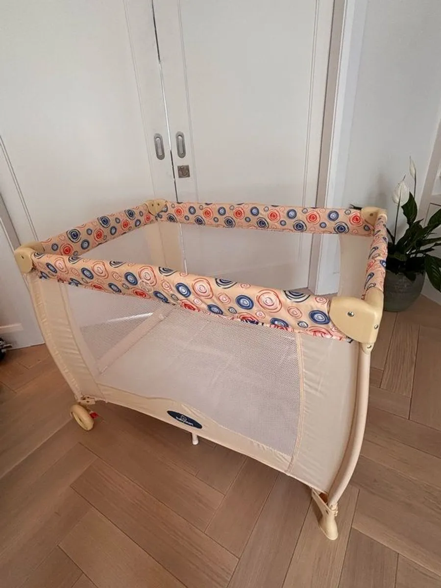 Travel cot - Image 3