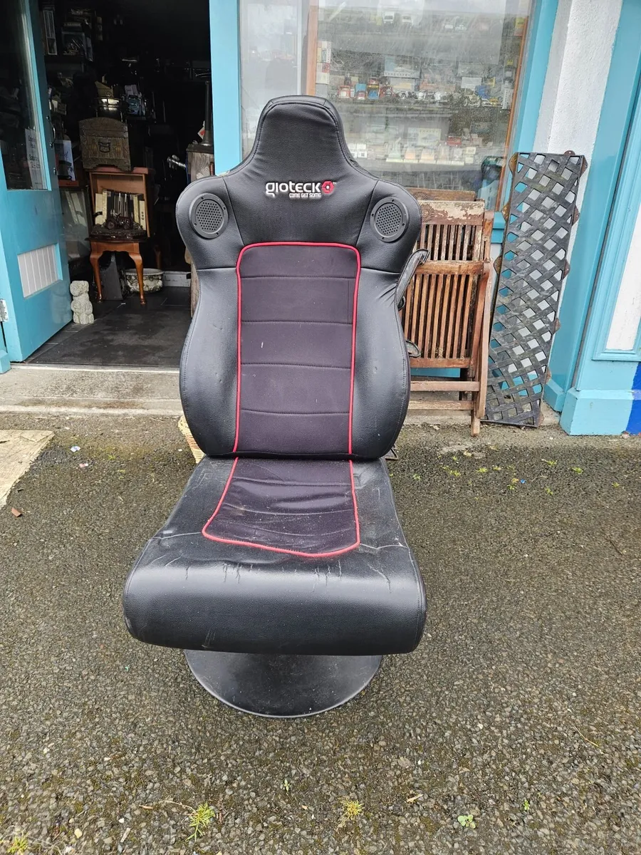 Gaming Chair - Image 1