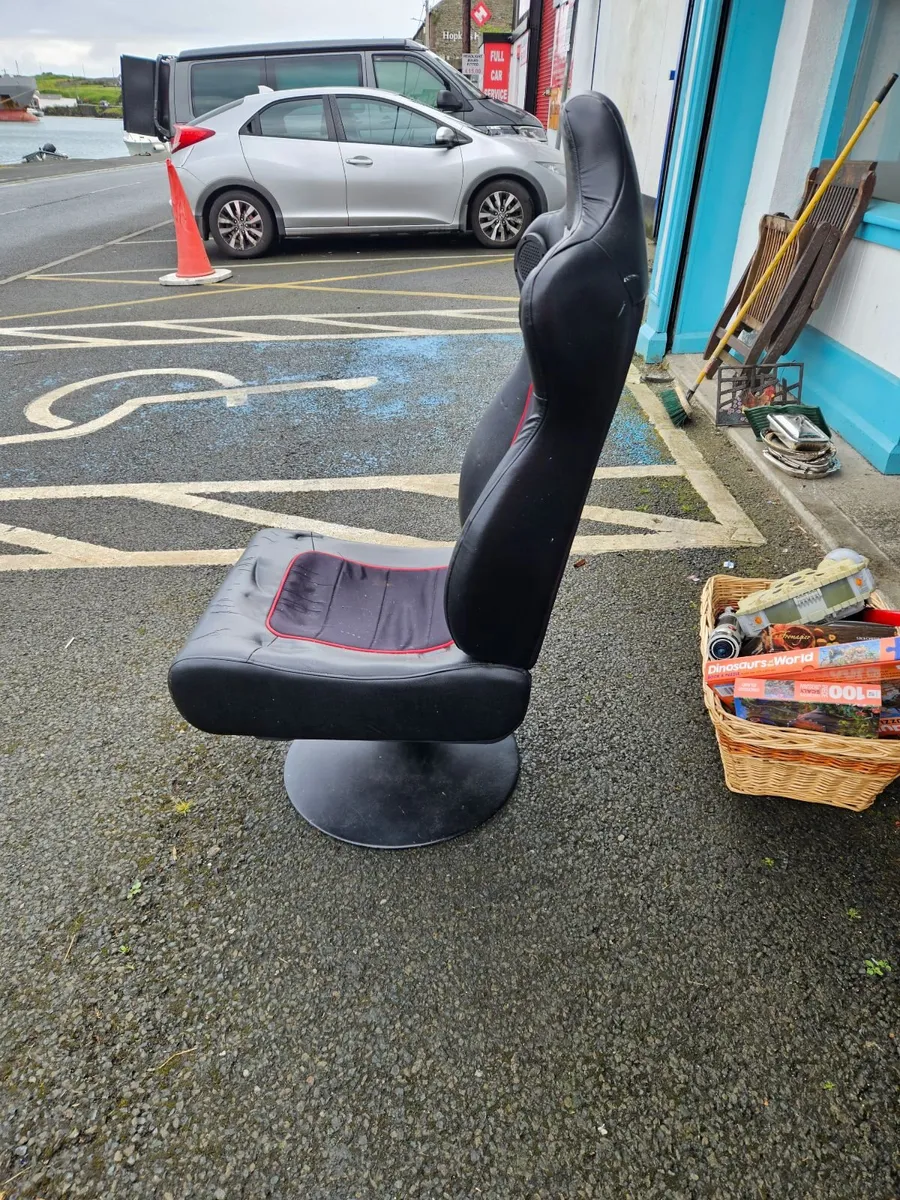 Gaming Chair - Image 4
