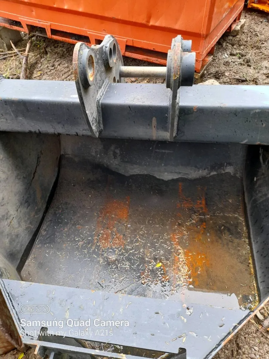 Concrete pouring bucket - Image 1