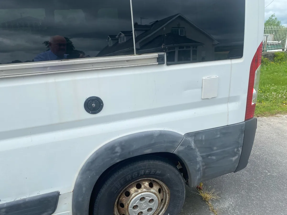 Camper - Image 2