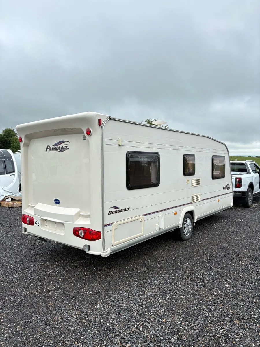 Bailey Pageant 4 Berth Fixed Bed Caravan - Image 3