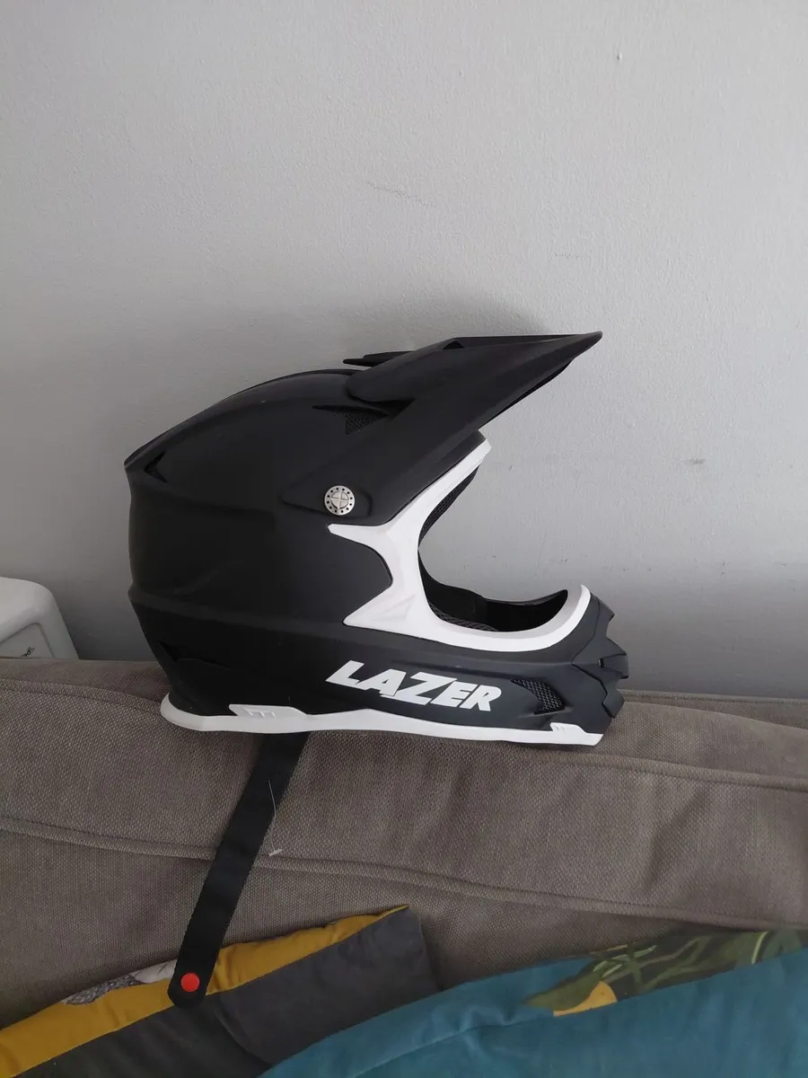 Mountain Bike Helmet - Image 1