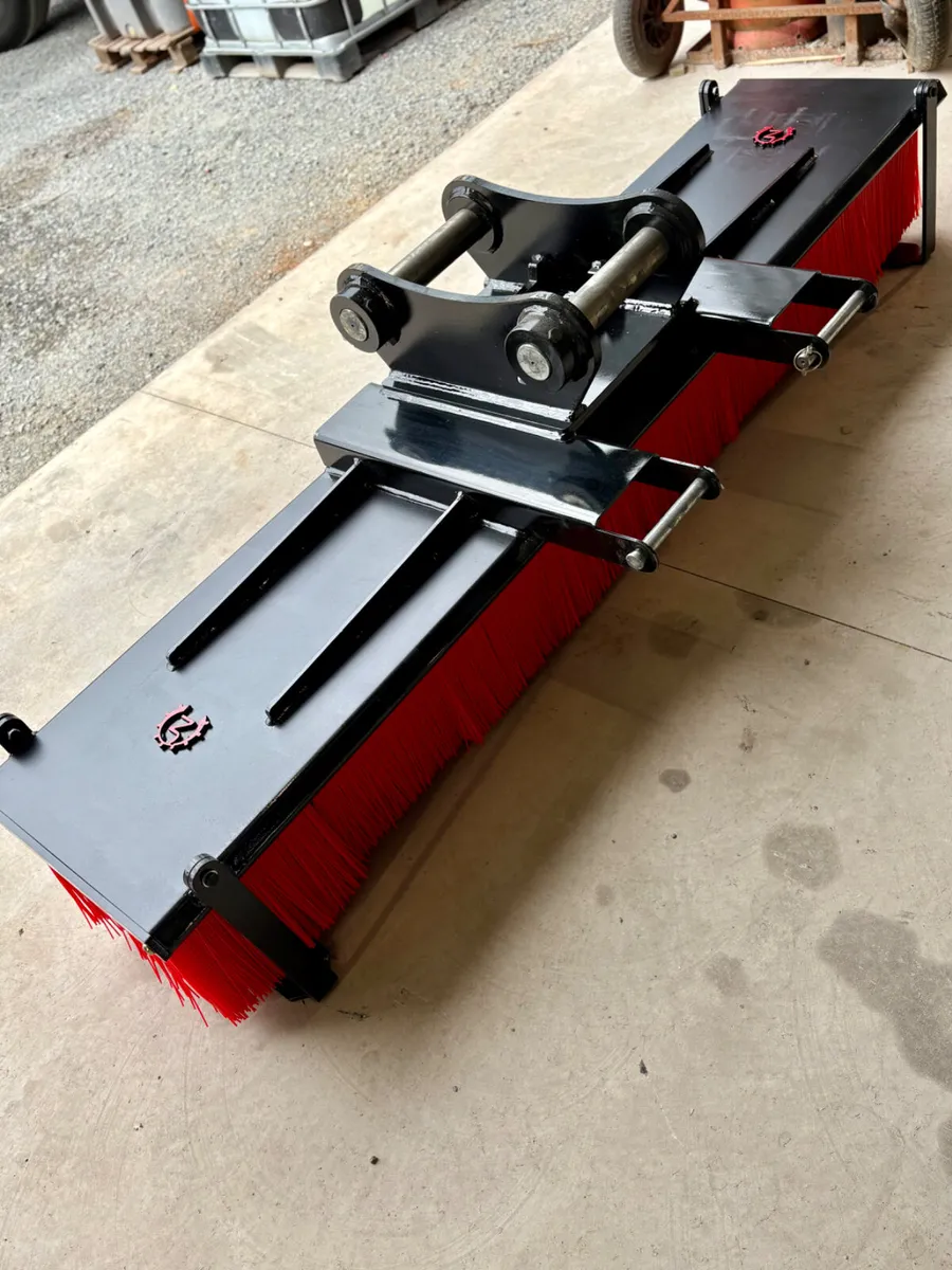 NEW 8FT SWEEPER BRUSH - Image 4
