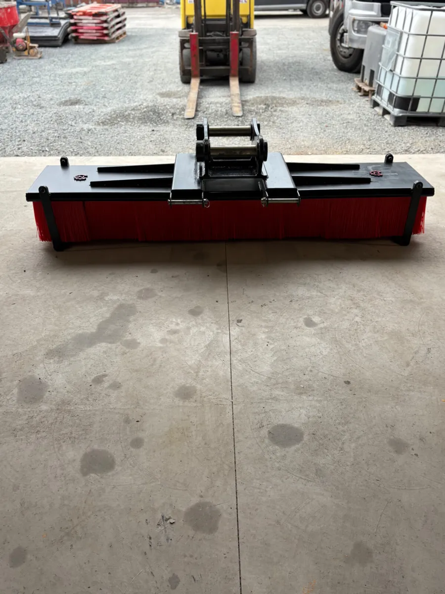 NEW 8FT SWEEPER BRUSH - Image 2