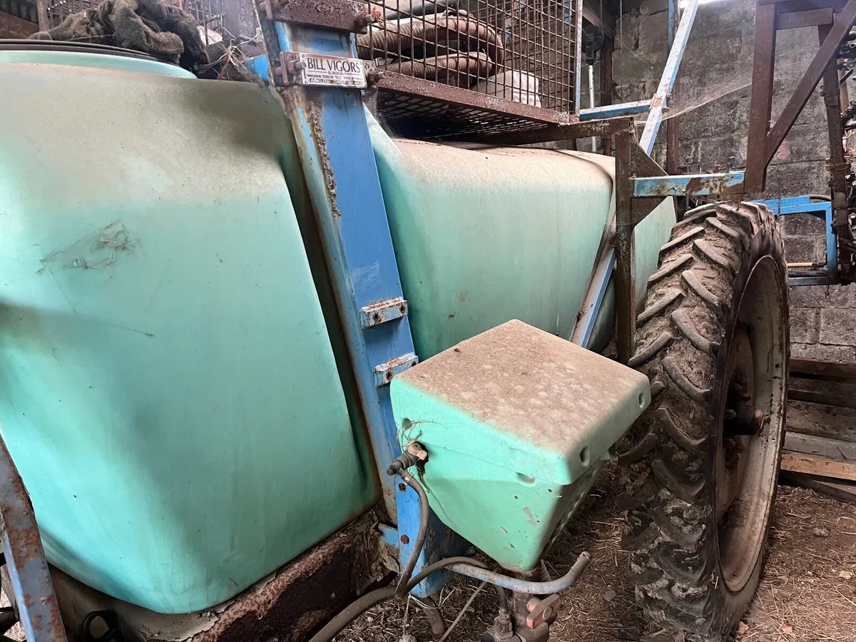 Berthoud  sprayer and row crop wheels - Image 2