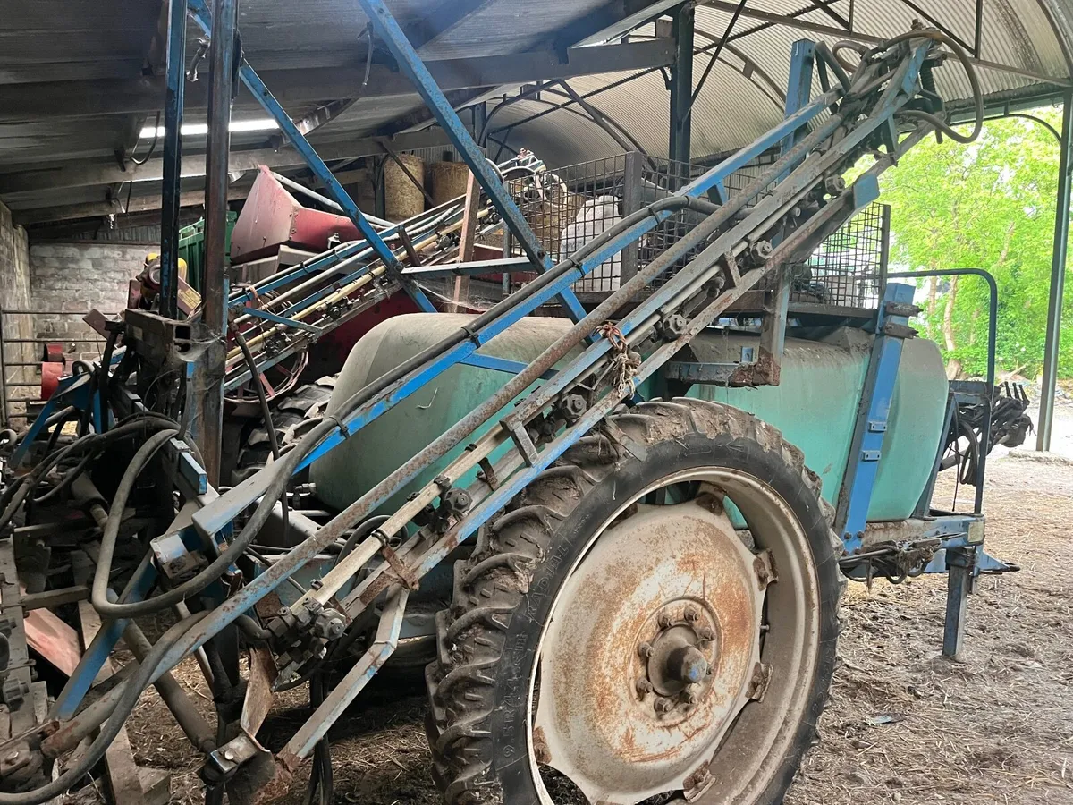 Berthoud  sprayer and row crop wheels - Image 3
