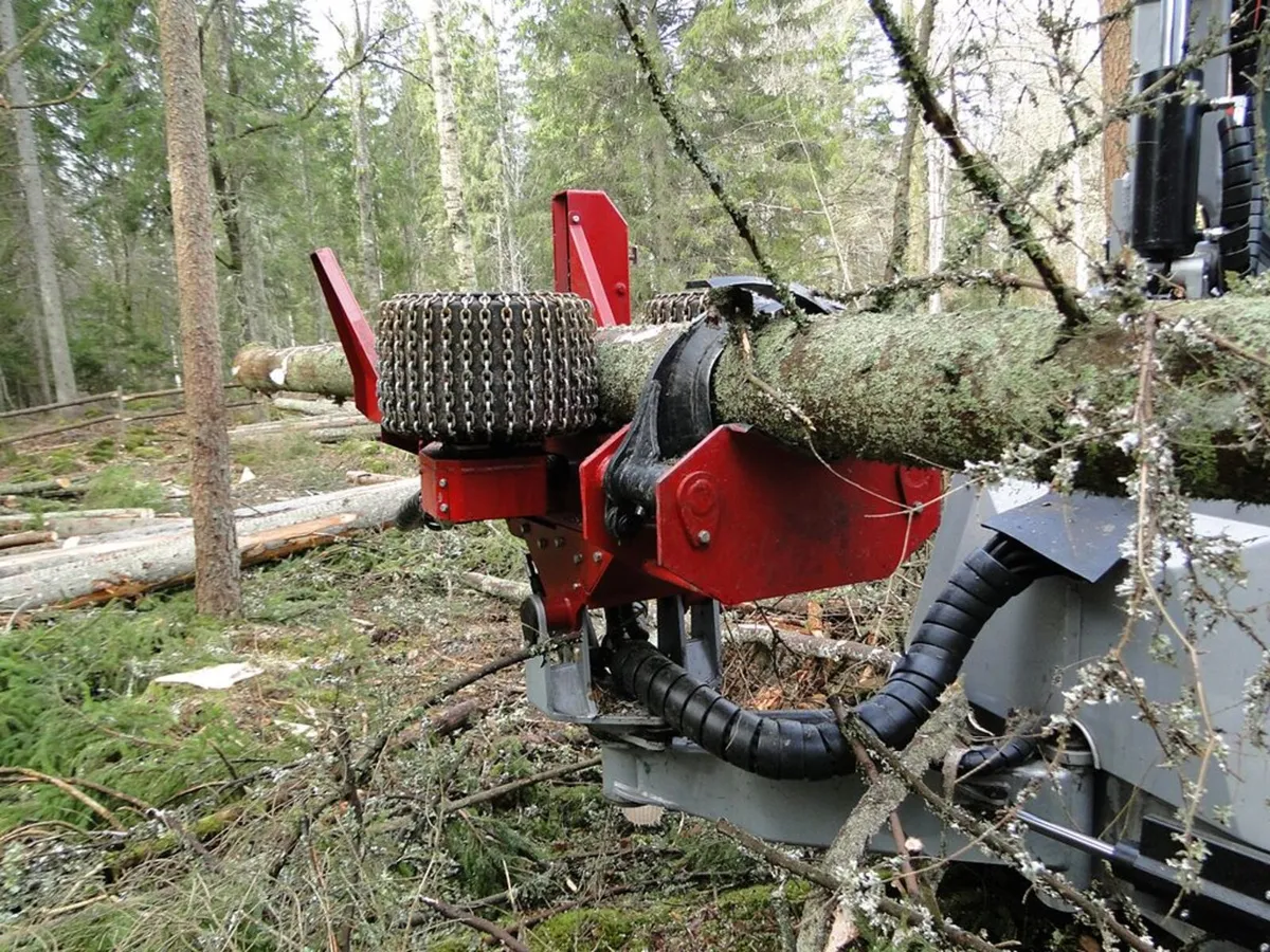 Hypro 755 HB Wheel-Mounted Tractor Processor - Image 1