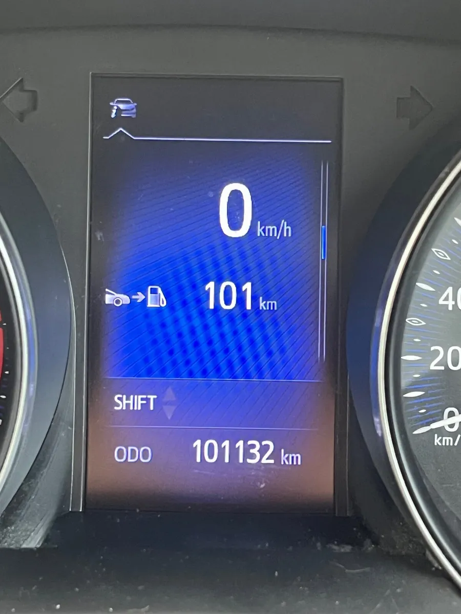 Toyota C-HR 2017 - Image 2