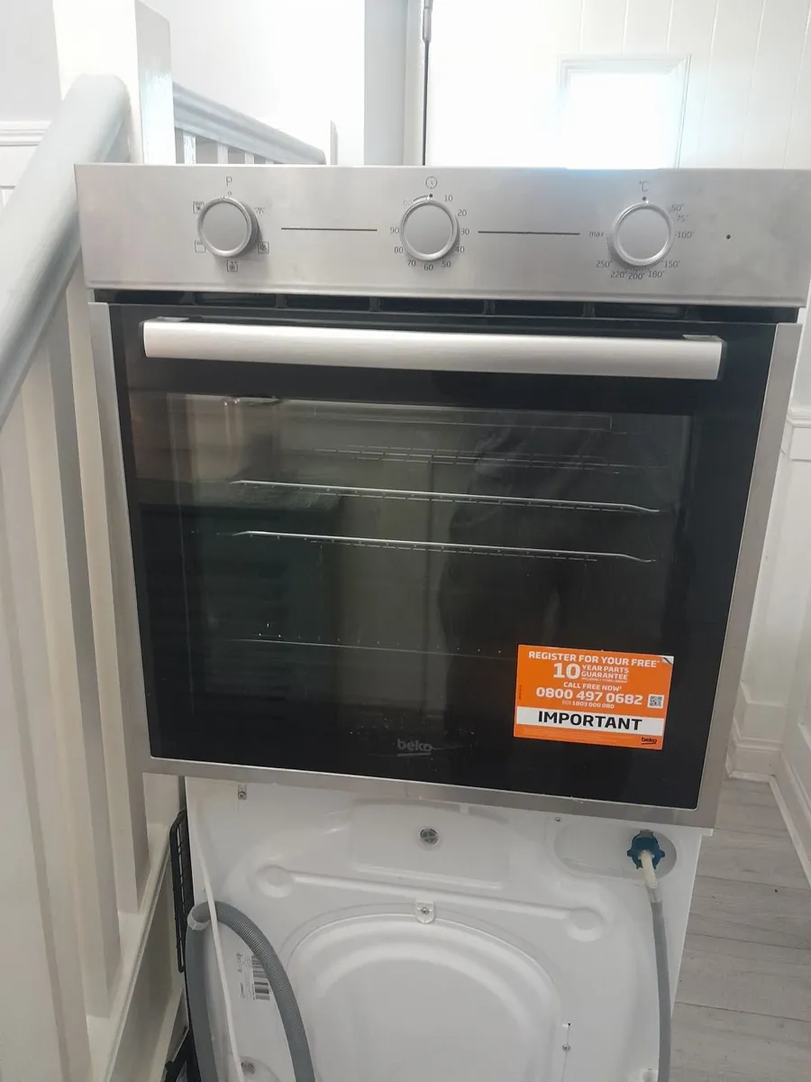 Oven - Image 1