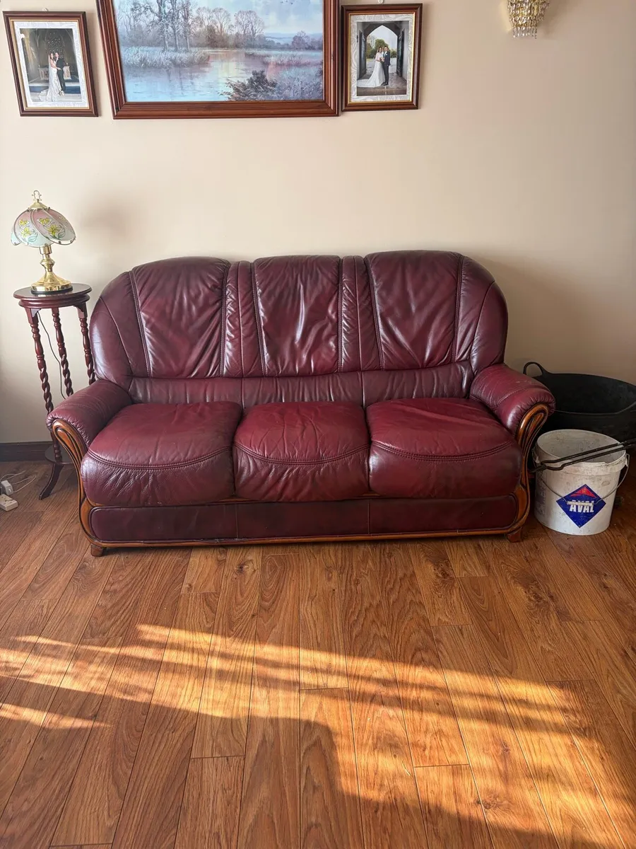 3 Seater Sofa and 2 armchairs - Image 1