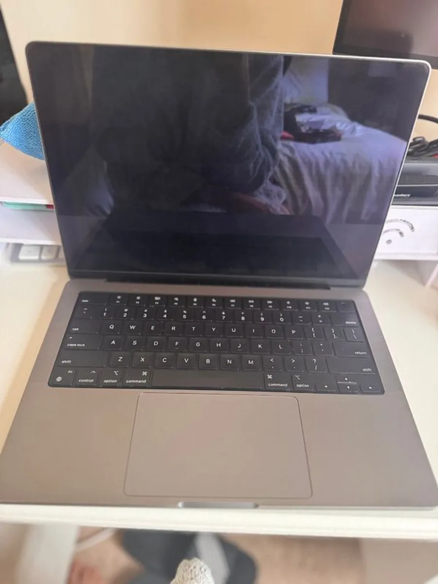 Macbook Pro 14" (2021) Apple M1 Pro 16gb Ram 512gb Ssd - Image 2