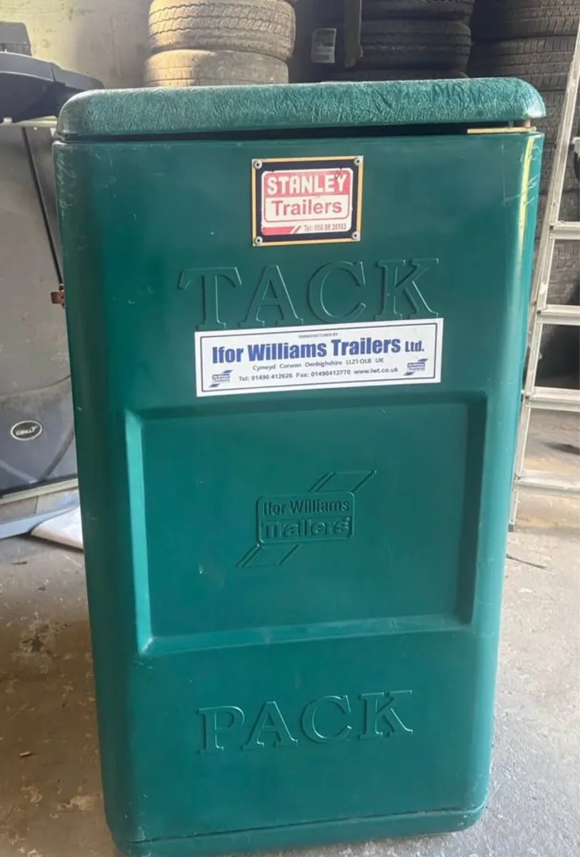 Iforwillams tack box - Image 1