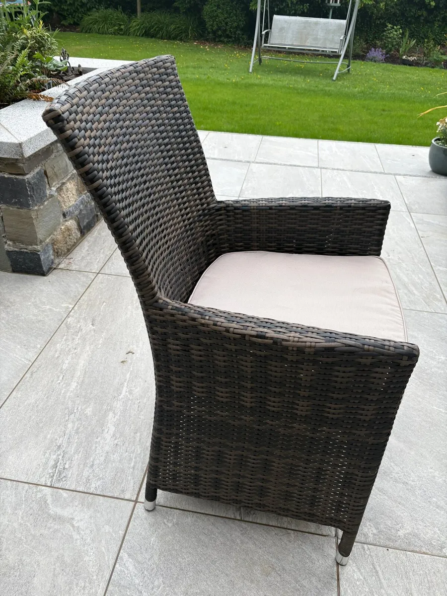 6 seater oval outdoor rattan table and chairs - Image 3