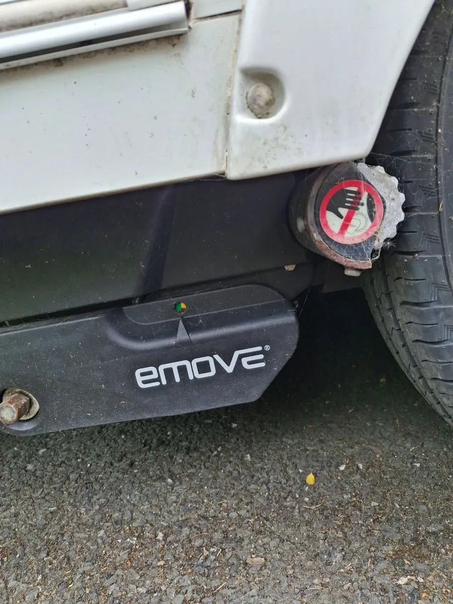 Lunar 6 berth Caravan with motor mover. - Image 2