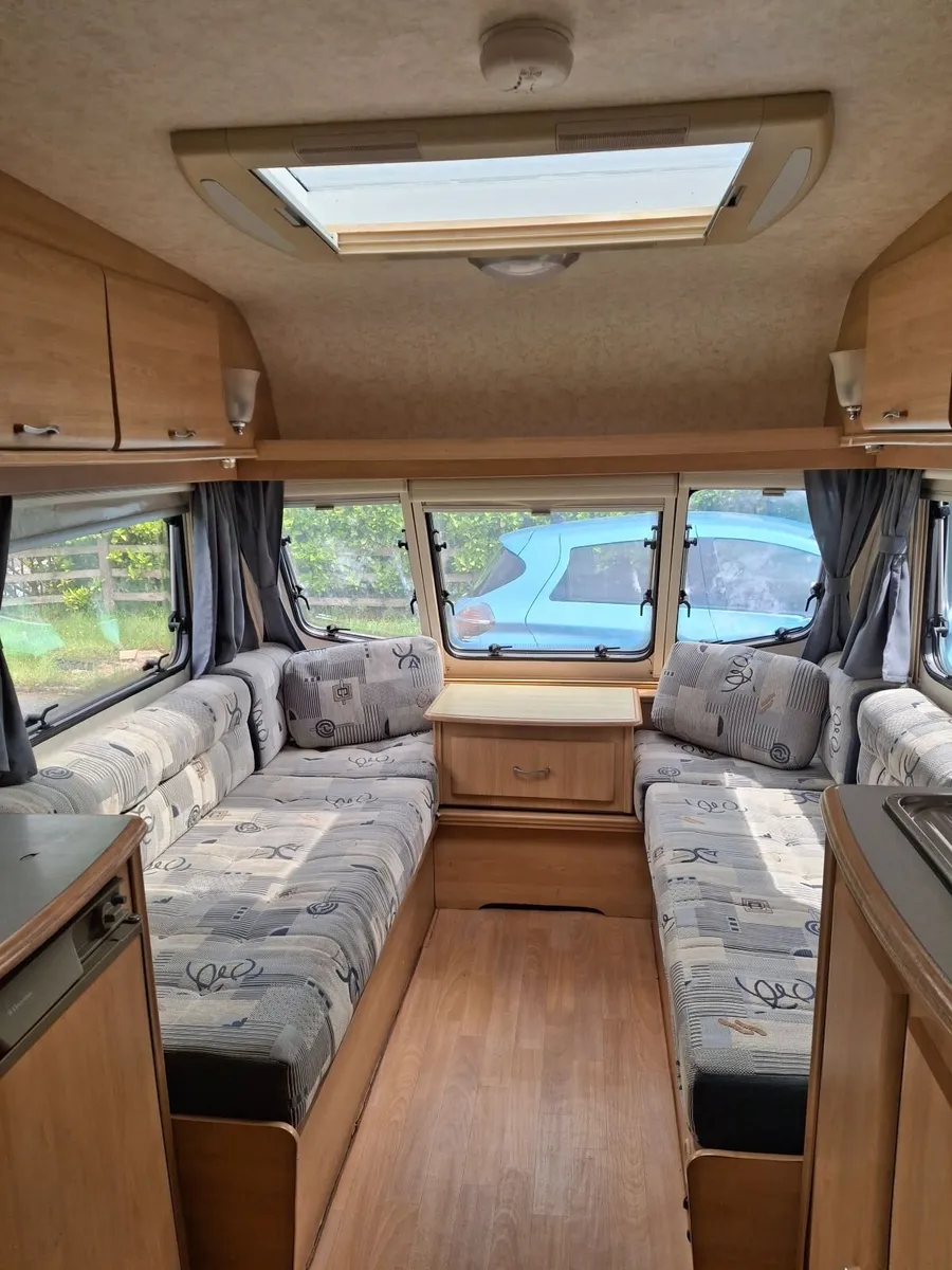 Lunar 6 berth Caravan with motor mover. - Image 3