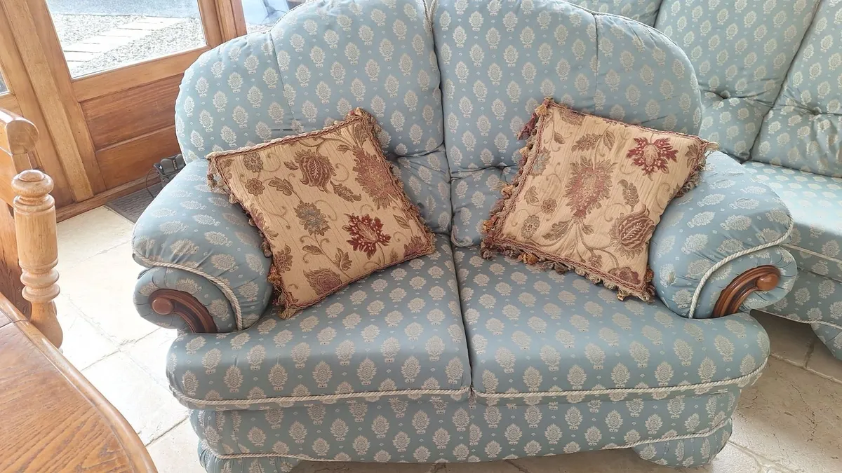 Couches - Image 3