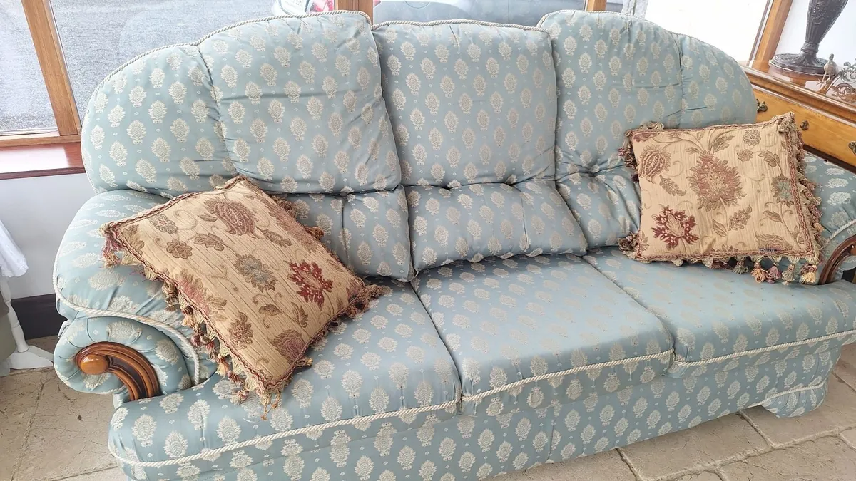 Couches - Image 4