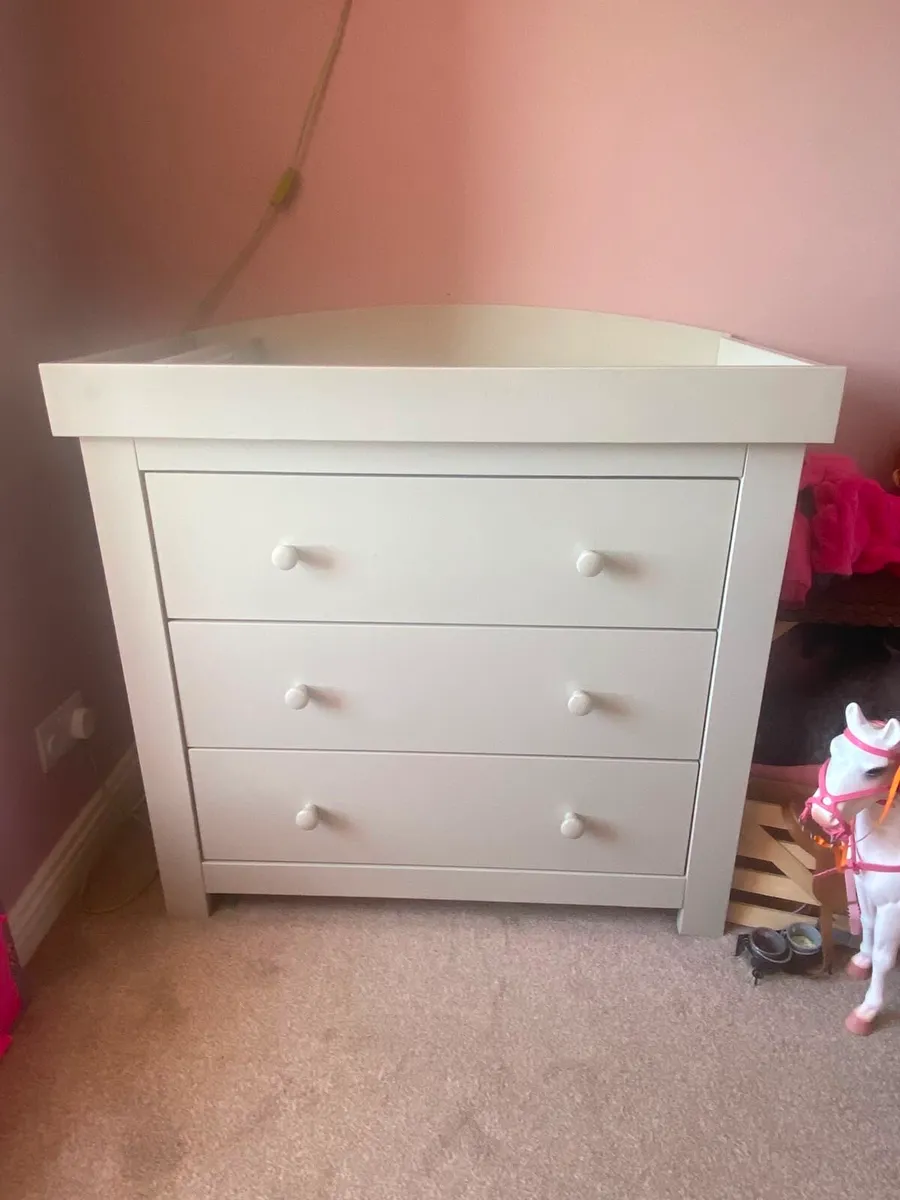 Wardrobe and drawers - Image 4