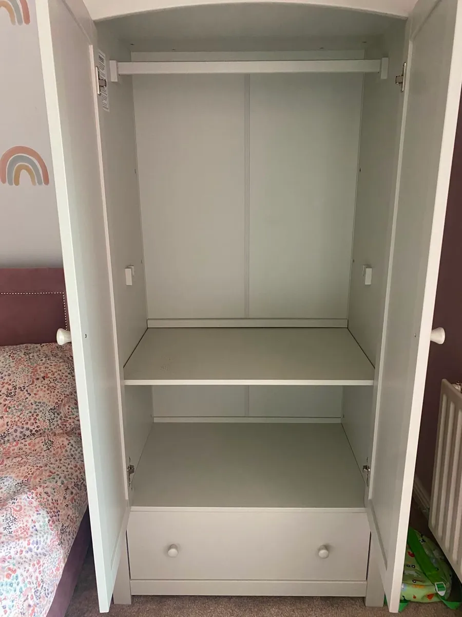 Wardrobe and drawers - Image 2