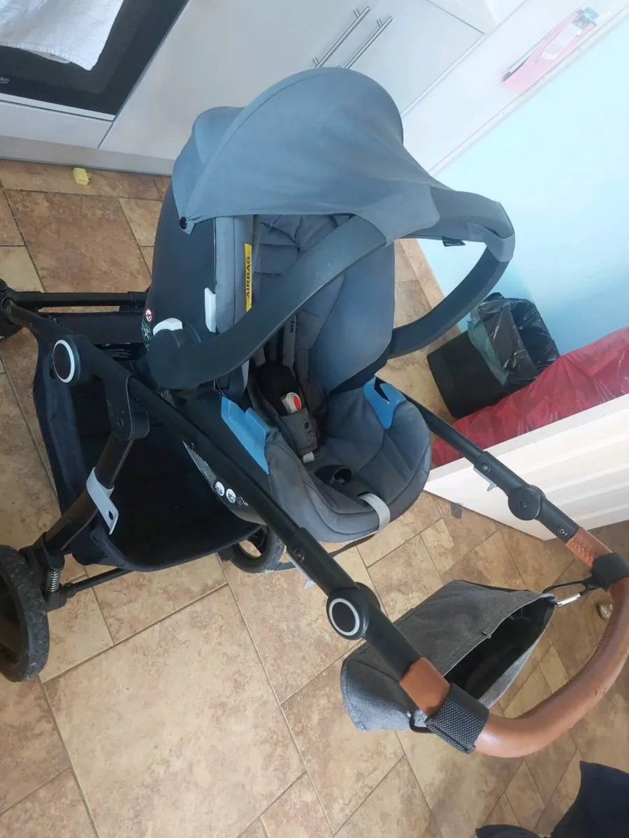 3 in 1 Travel system - Image 3