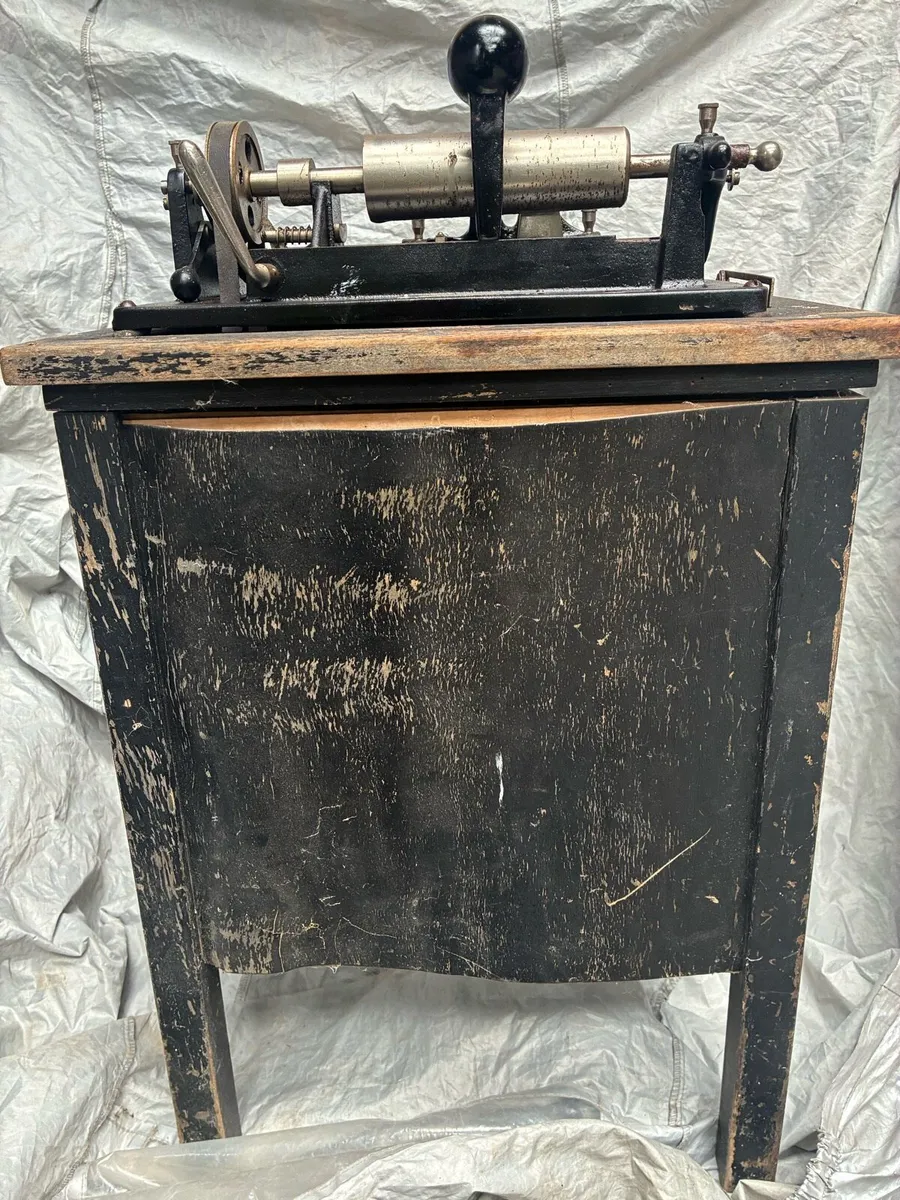Dictaphone Shaving machine - Image 3
