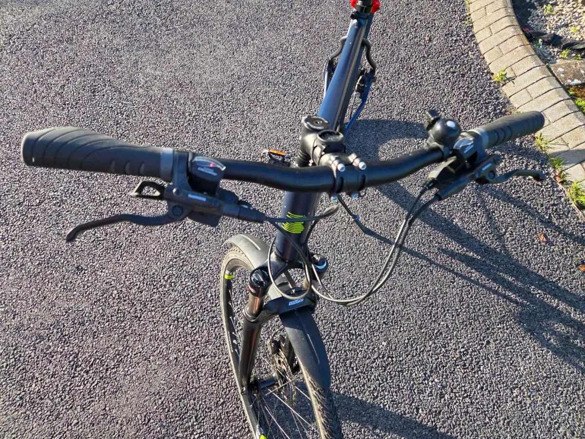 Boardman MTX8.8 Hybrid Bicycle - Image 2